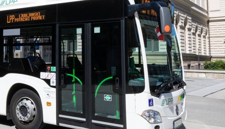 Bralec opozoril na neznosno vročino v avtobusu, Ljubljanski potniški promet pojasnjuje razlog