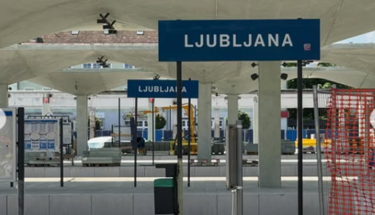 FOTO: Bratušek pokazala novo postajo v Ljubljani: »Dela na najlepši železniški postaji se počasi zaključujejo«