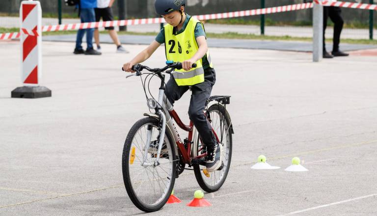 Kaj veš o prometu? V Ljubljani mladi kolesarji preizkusili svoje znanje