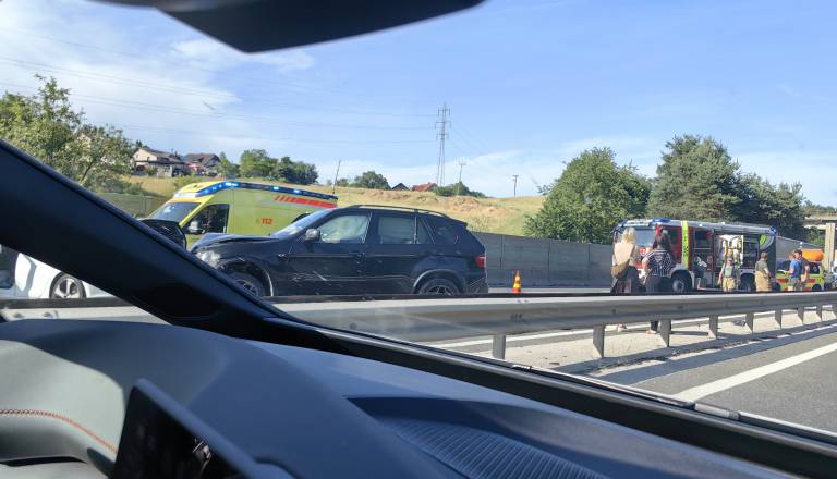 FOTO: Štajerska avtocesta zaprta, huda nesreča ohromila promet proti Ljubljani