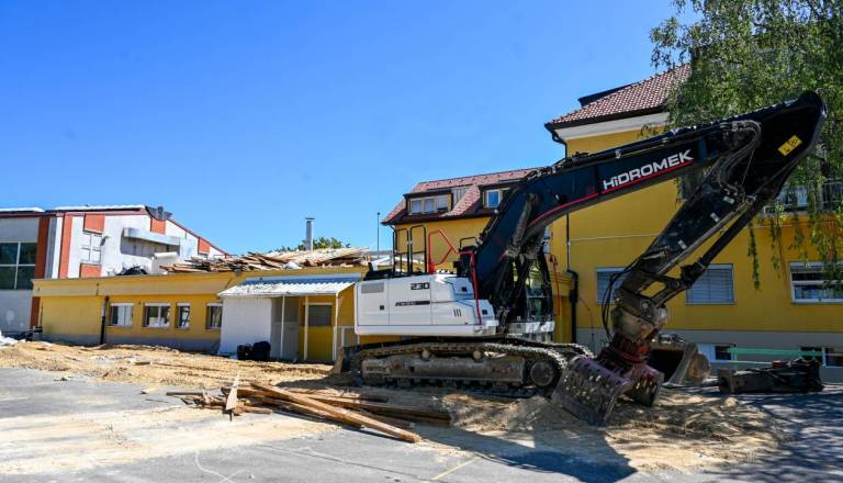 Bosta Vrtec Labod in Osnovna šola Šmihel dokončana do novega šolskega leta? Župan Macedoni je predstavil napredek investicij
