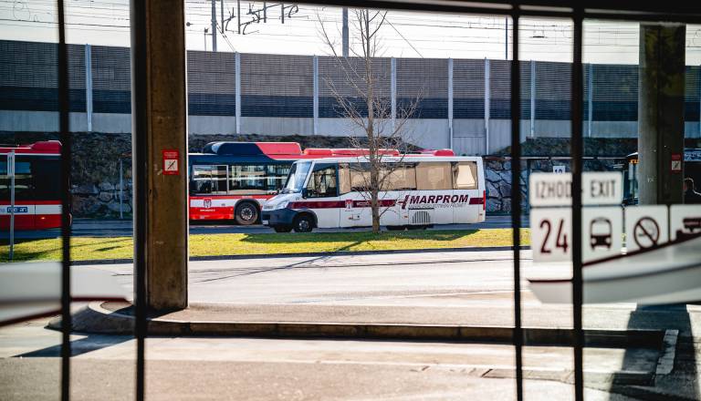 Bo prihod avtobusa v Mariboru kmalu mogoče spremljati kar iz dnevne sobe?