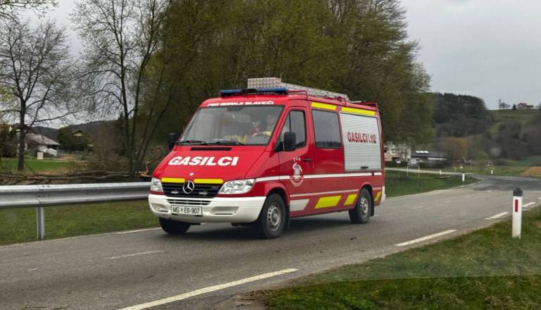 Prometna nesreča v Moravskih Toplicah: Na kraj hiteli gasilci iz Murske Sobote