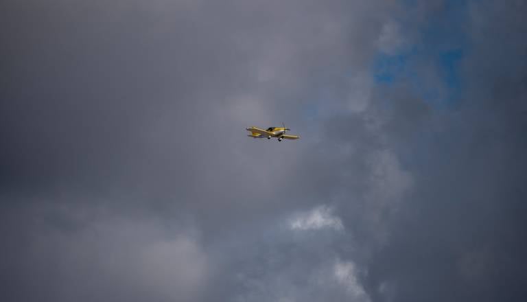 Drama v Istri: Strmoglavilo manjše letalo, pilot naj bi bil slovenski državljan