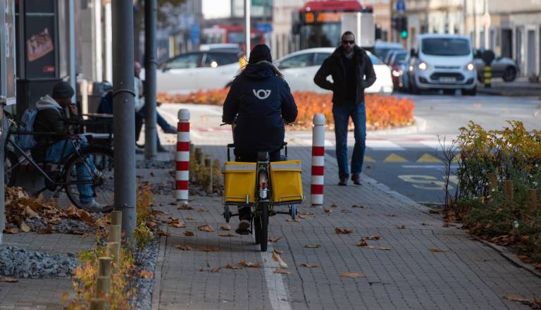 Paket iz tujine lahko prinese neprijetno presenečenje, tudi pri Pošti Slovenije
