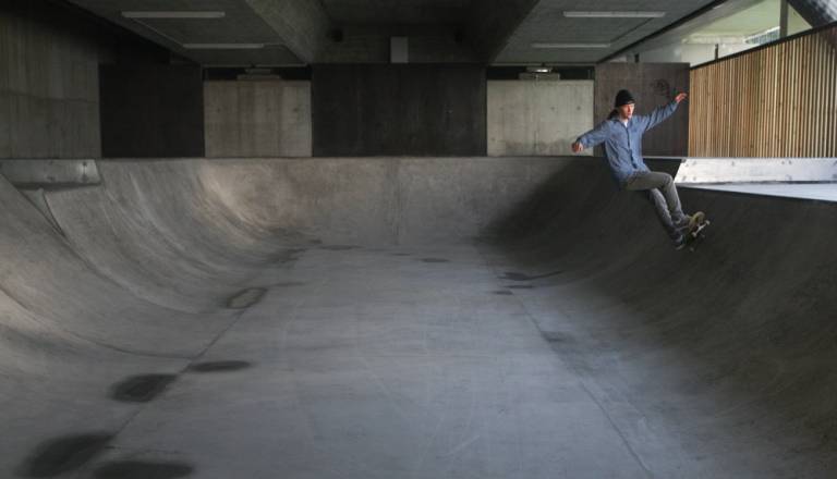 Pred vrati priljubljenega skate parka v Ljubljani jih je pričakala veriga. Kaj se dogaja?