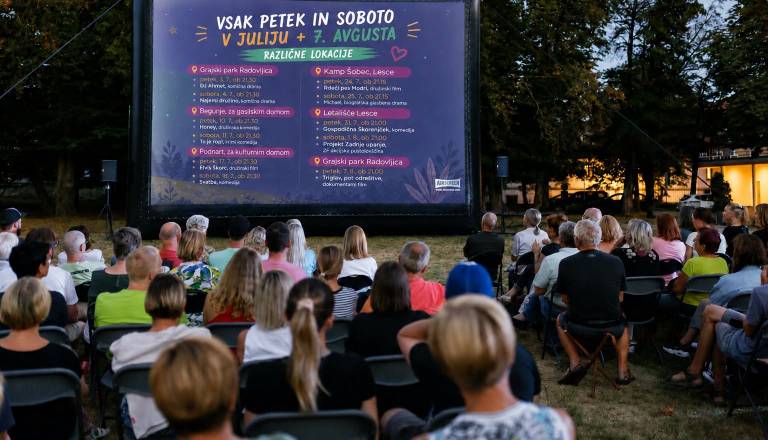 Kino, ki potuje po Radovljici: filmi pod zvezdami na petih različnih lokacijah