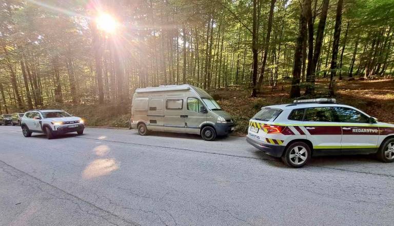 Divje kampiranje v Bohinju pod nadzorom: zvečer opozorila, zjutraj ukrepi