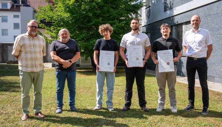 Nagradili tri najboljše dijake elektro smeri