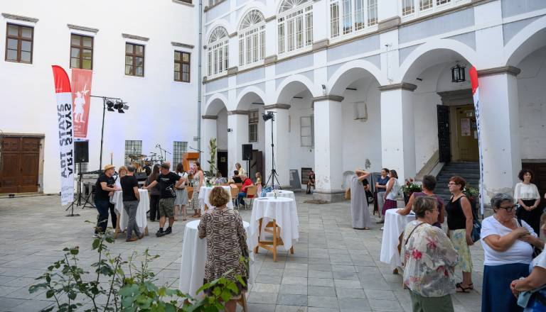 FOTO in VIDEO: Art Stays zaključil otvoritveni vikend z razstavama na Borlu in v Ormožu