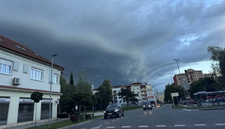 Vse več opozoril iz Avstrije, Madžarske in Italije: Pred nami je burno vremensko dogajanje