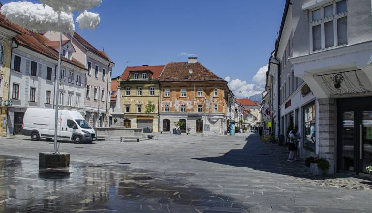 Grafiti in prazni lokali kazijo podobo starega Kranja: občina napoveduje ukrepe in spodbude