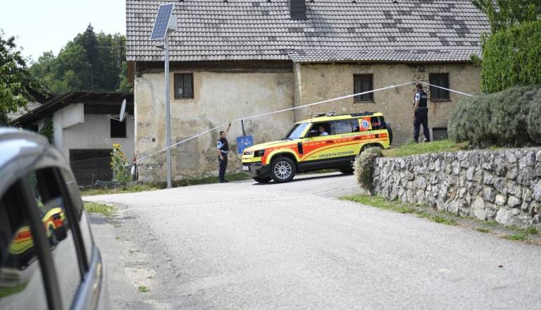 FOTO in VIDEO: Moravče pretreslo streljanje, osumljenec po napadu na nekdanjo ženo mrtev