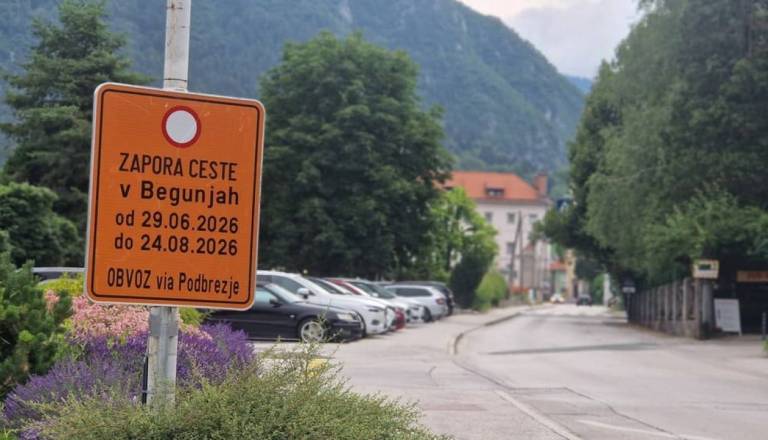 Pritiski krajanov uspešni, sporna zapora skozi Begunje bo vendarle krajša