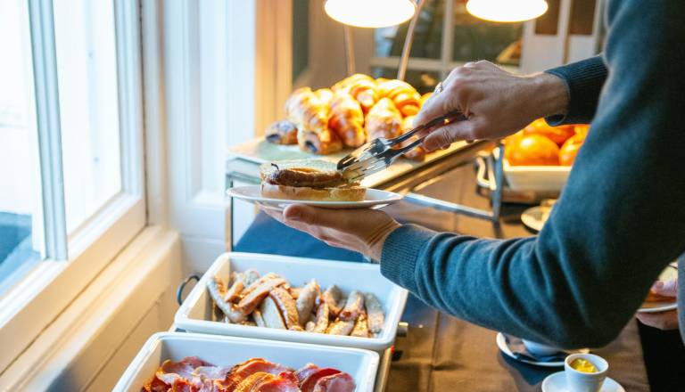 All you can eat v Ljubljani: Kje lahko jeste brez omejitev in koliko stane?