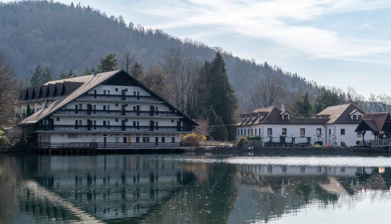Kaj se dogaja z nekdanjim hotelom Bor v Preddvoru? Novi lastnik razkriva prve načrte