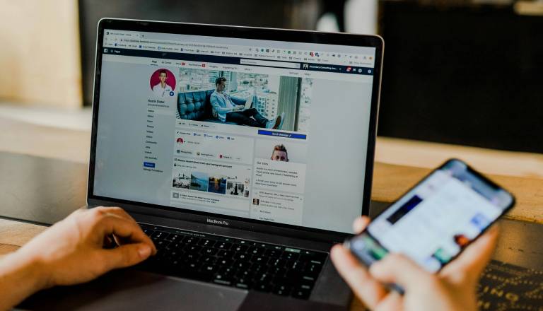 Facebook nedosegljiv? Tudi v Sloveniji se uporabnikom prikazuje isto obvestilo