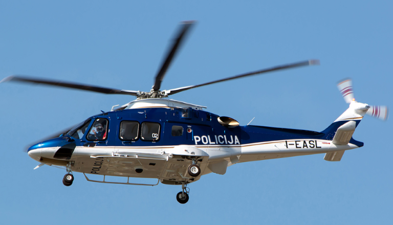 Po umoru partnerke na begu nevaren osumljenec. Policija ga išče tudi iz zraka
