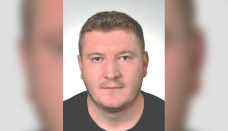 Po umoru osumljenec pobegnil, policija opozarja, da je nevaren