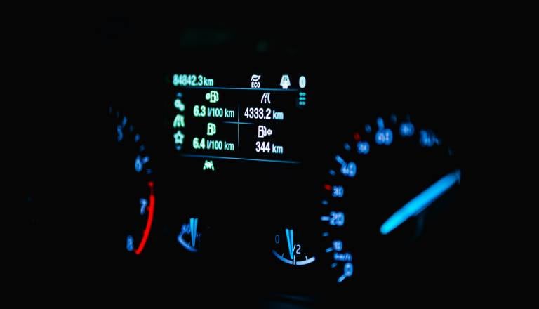 22-letnik po Dolenjki več kot 200 kilometrov na uro