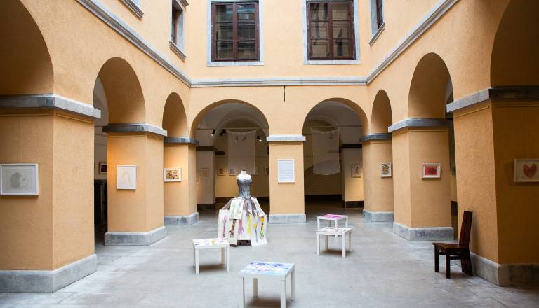 Ljubitelji lepega, pozor: V Mestni hiši posebna razstava in brezplačne delavnice