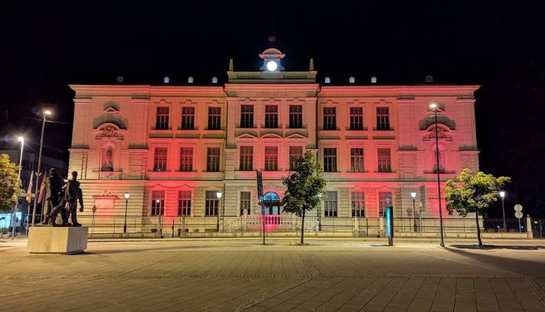 Več parkirišč ali več zelenja? Kranj išče odgovor na eno največjih mestnih dilem
