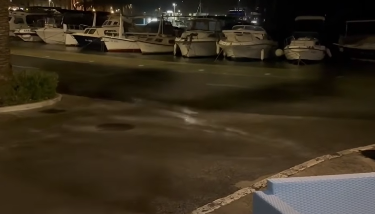 VIDEO: Meteocunami razdejal dele Dalmacije, ponekod klestila toča, morje pa zalivalo promenade