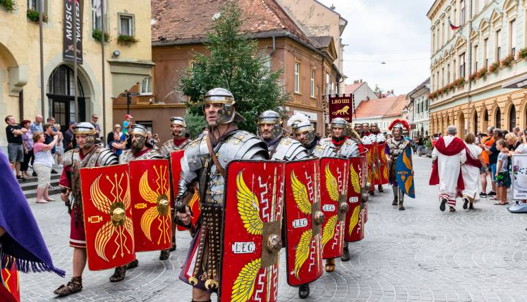 Mogočni rimski Poetovio bo znova oživel, na Ptuj prihaja več kot 800 Rimljanov