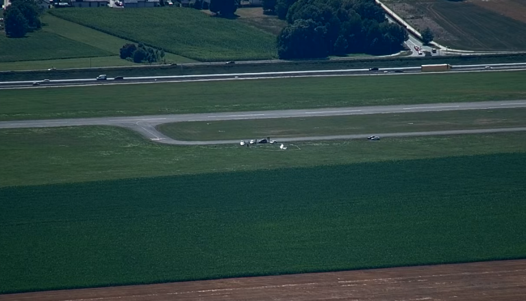 Strmoglavljenje na letališču Lesce: poškodovan pilot jadralnega letala