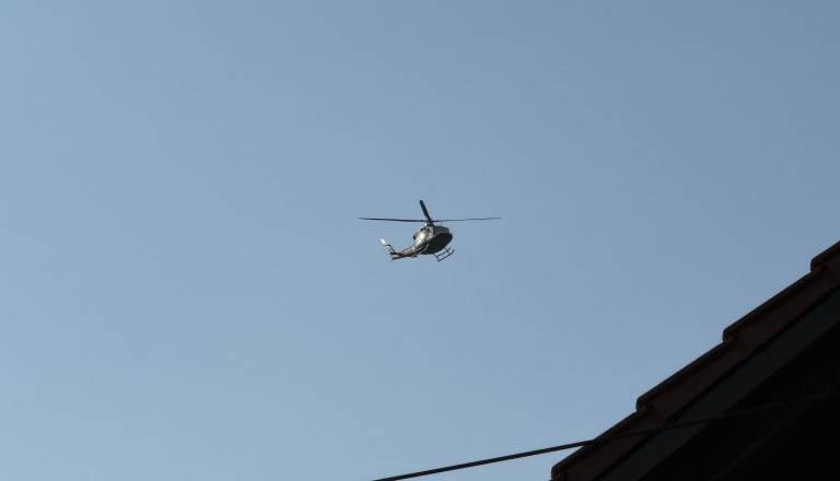 Nad Novim mestom helikopter, prišlo je do nesreče pri delu v bližnjem gozdu