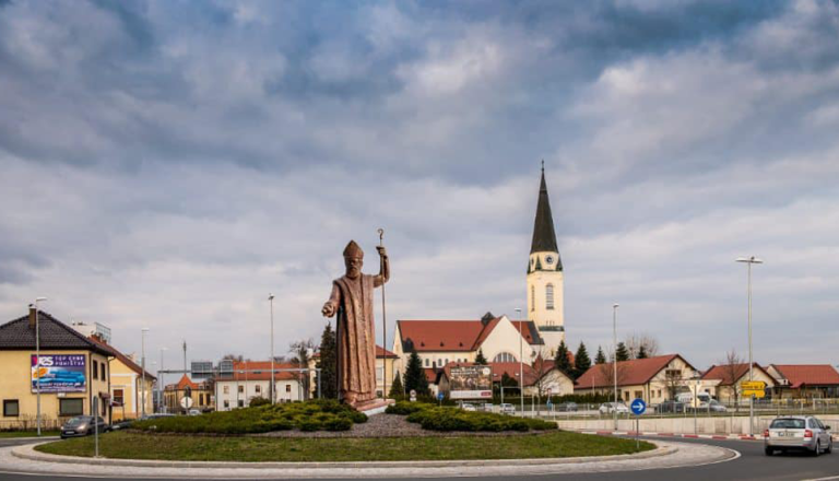 Znane so vse premestitve duhovnikov v Pomurju. Kdo prihaja in kdo odhaja?