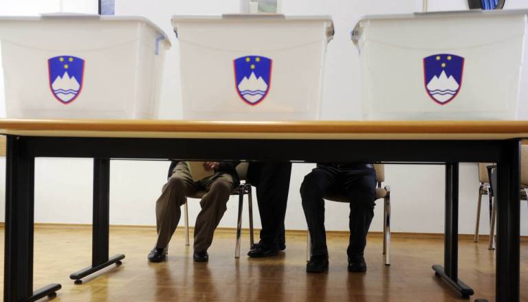 Državni zbor določil datum referenduma o noveli zakona o parlamentarni preiskavi