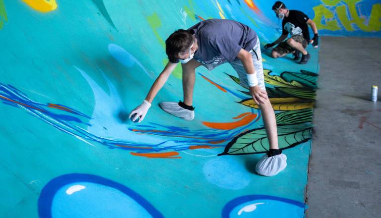 FOTO: Skatepark pod Fabianijevim mostom krasi nov mural, ustvarili so ga mladi