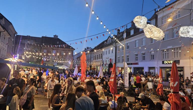 10 evrov za eno vožnjo na Kranfestu? Cena lunaparka razburila obiskovalce