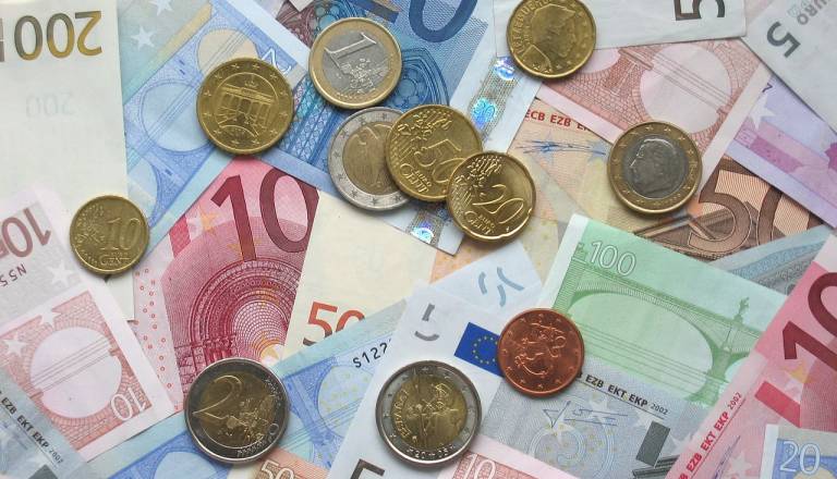 Prihajajo novi evrski bankovci, o njihovem videzu lahko odločate tudi vi