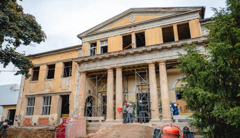 Kdo bo prevzel lokal v prenovljeni Langerjevi vili? Mariborska občina išče izkušenega gostinca