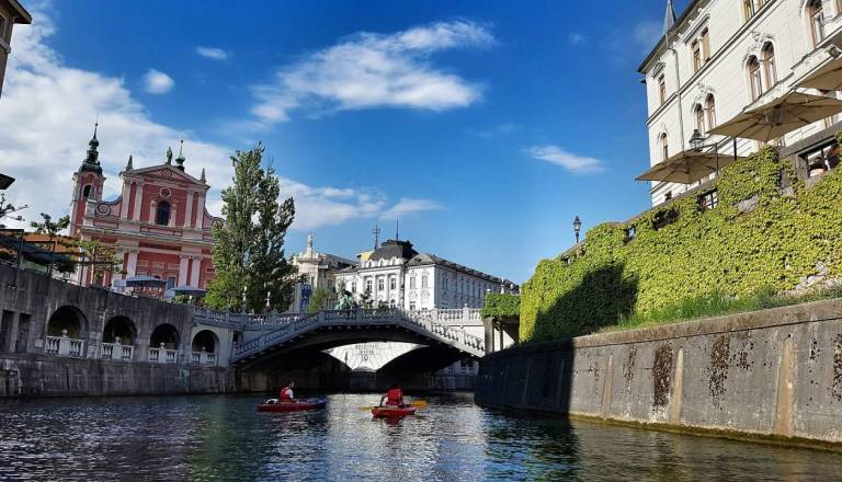 Vsak dan bo bolj vroče, tako visoke bodo danes temperature