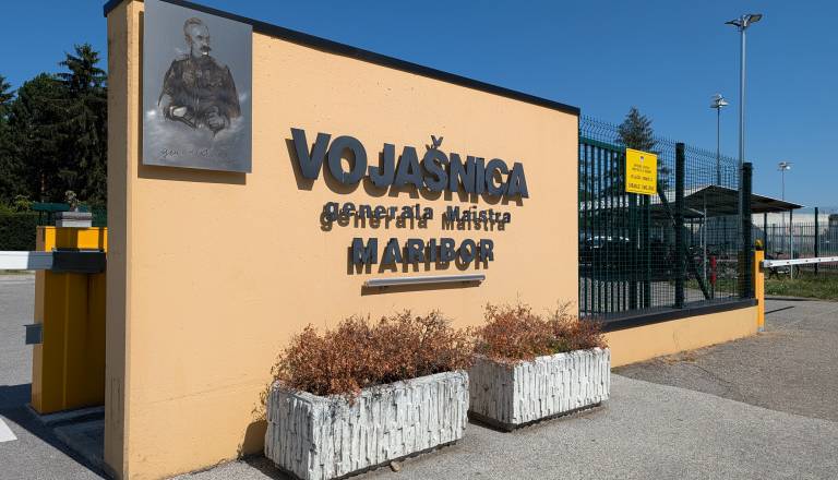 Mariborska vojašnica pred selitvijo? Ministrstvo odgovorilo na pobudo občana