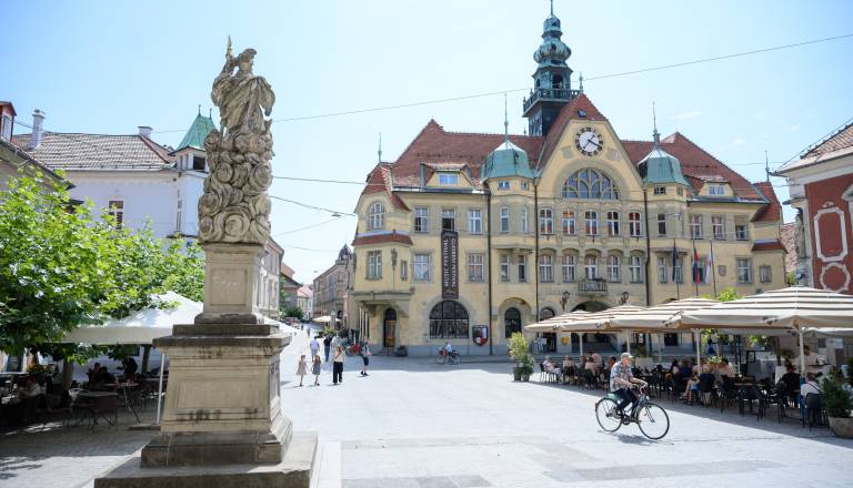 Slovenska vlada zaradi vročinskega vala izdala opozorilo