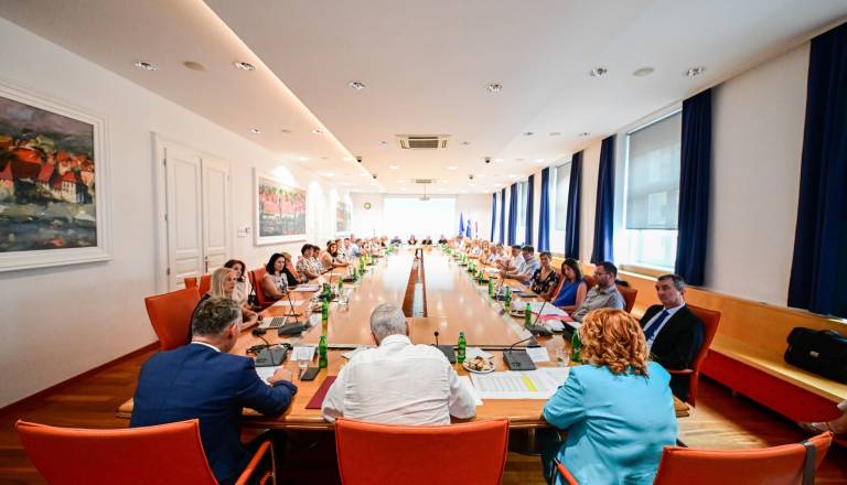 FOTO: Župani Podravja z novo ministrico o prihodnosti regije in evropskih milijonih