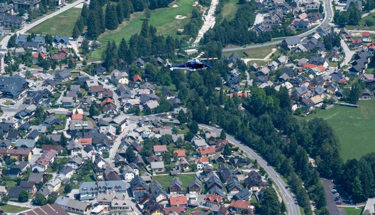 FOTO in VIDEO: Kaj se je zgodilo na Vitrancu? Posredovali gorski reševalci in helikopter
