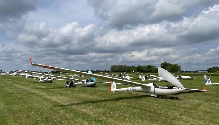 Nad Pomurjem znova živahno, jadralni piloti tekmujejo za državne naslove