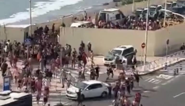 VIDEO: Na špansko ozemlje vdrlo kar 60.000 migrantov, umrlo je že 34 ljudi