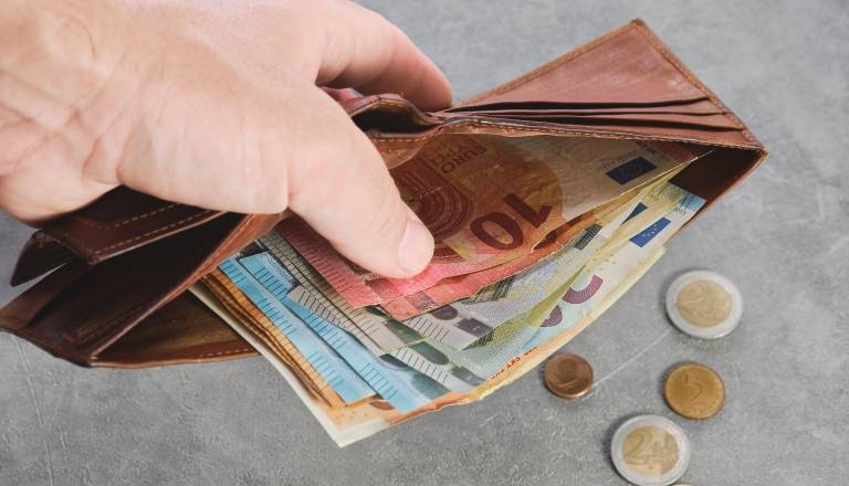 Skoraj bi ostala brez dela dediščine, zdaj ji 14.960 evrov ne bo treba vrniti
