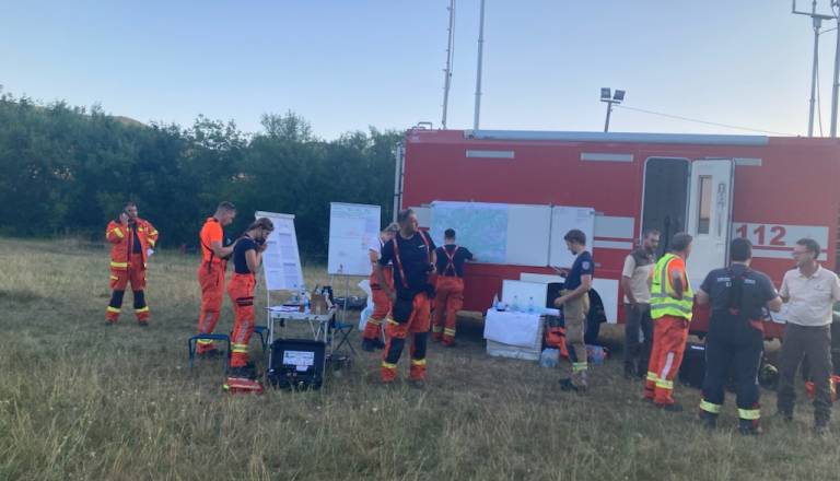 FOTO: Gasilci omejili požar, škoda v gozdu je ogromna