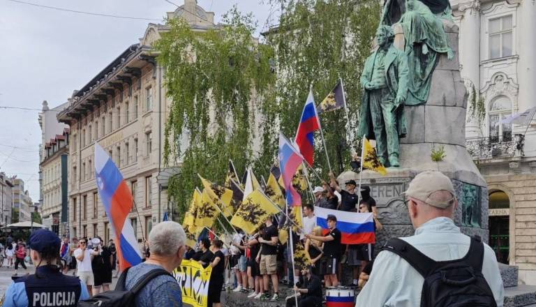 »To niso domoljubje, ampak zastraševanje«: Pirc Musarjeva ostro obsodila shod v središču Ljubljane