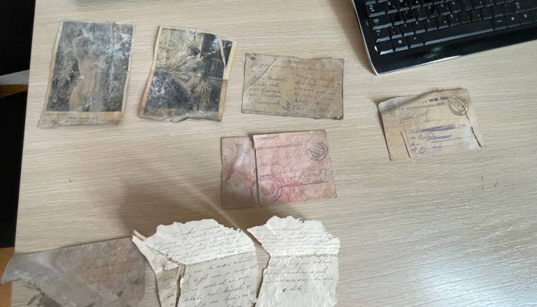 Kaj skrivajo več kot sto let stari zidovi ptujskega kina? Delavci naleteli na žgečkljivo najdbo