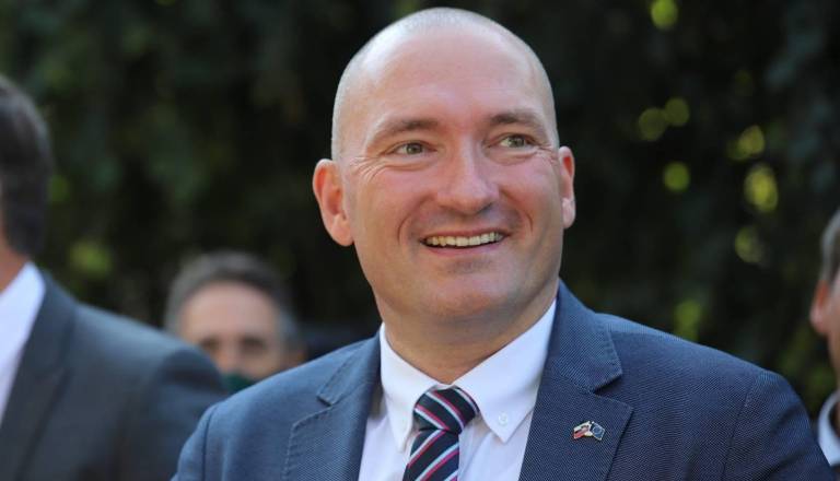 Akrapovič in Podgoršek - regija z dvema glasovoma v strateškem svetu vlade
