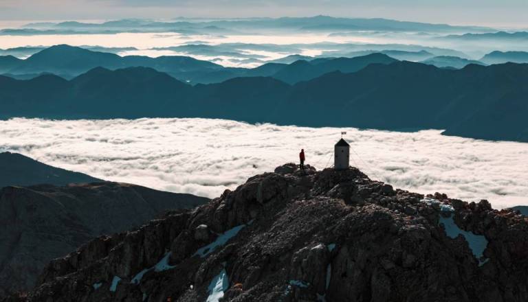 Fotograf Jaka Ivančič pokazal drugačno pot na Triglav: tri dni, sončni vzhodi in razgledi Julijskih Alp