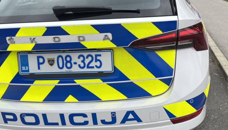 Pretres v Sloveniji: ob parkiranem vozilu našli dve mrtvi osebi